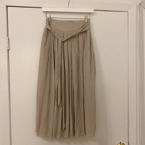 Pleated skirt